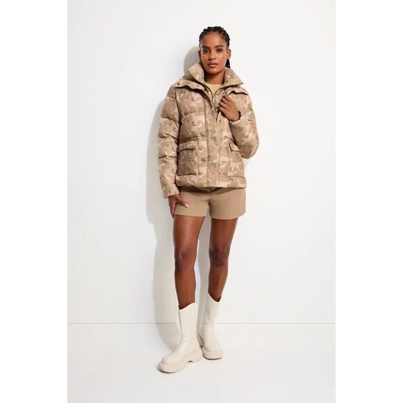 Unreal Fur womens Hidden Hound Puffer Jacket size XS Tan Camo Full Zip Insulated - Picture 1 of 14